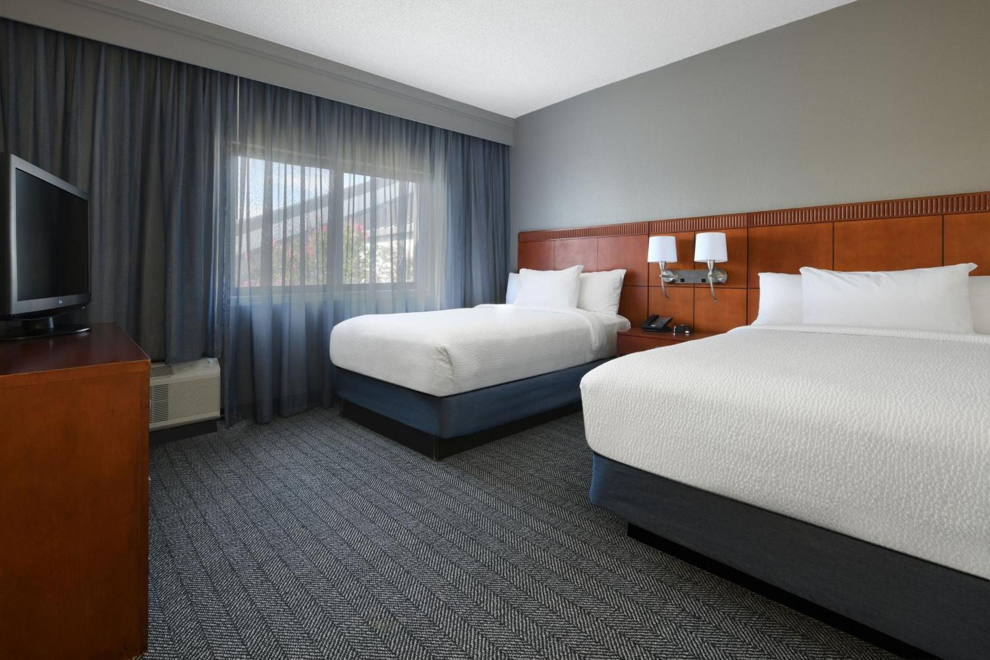 Courtyard Dallas Las Colinas Irving Exterior photo